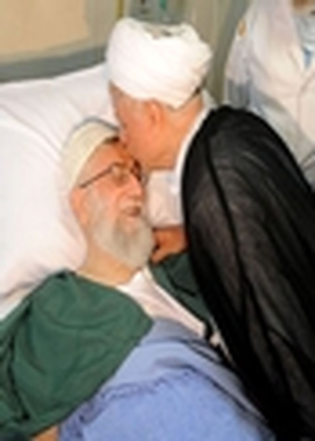 آیت‌الله هاشمی رفسنجانی از مقام معظم رهبری عیادت کردند