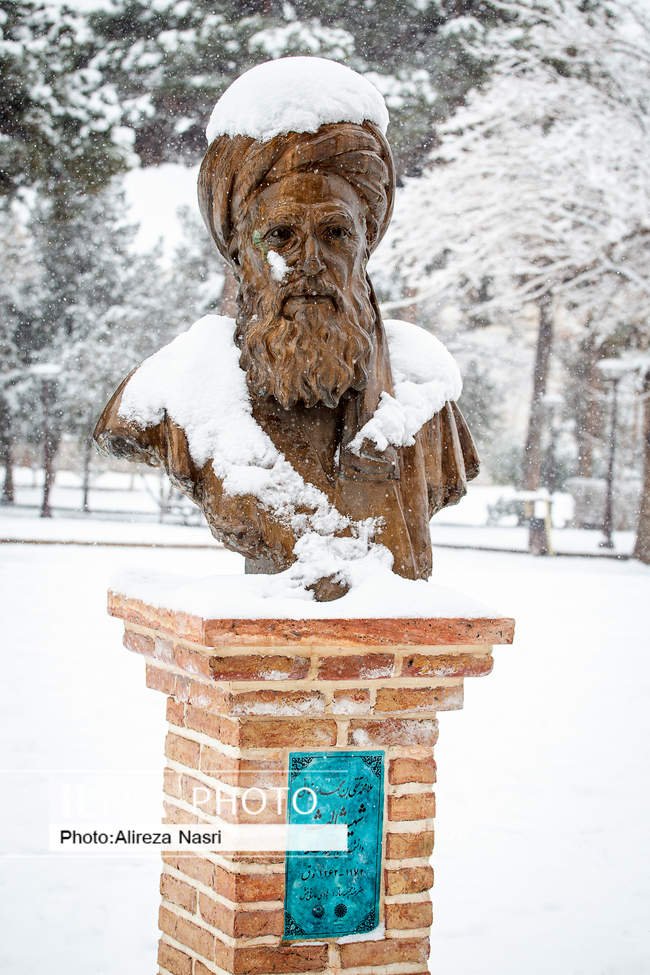 مشاهیر قزوین زیر بارش برف