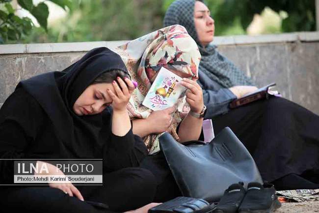 مراسم دعای عرفه در گلستان شهدای اصفهان