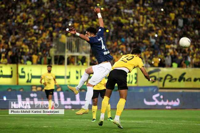 توقف تیم فوتبال سپاهان اصفهان مقابل ملوان بندر انزلی