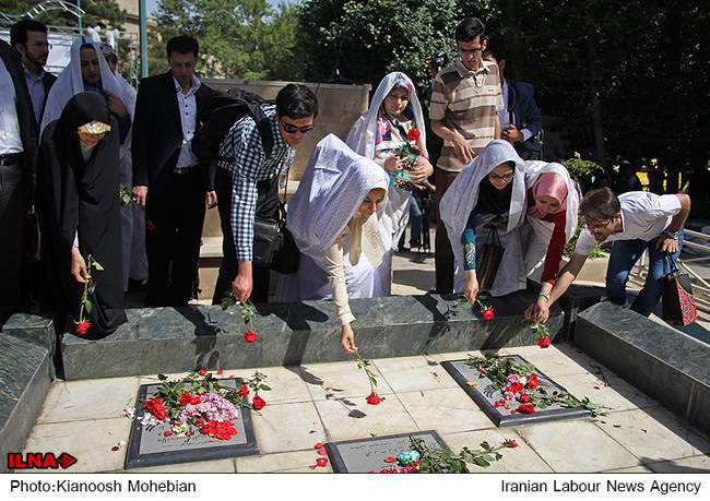اعزام 600 زوج دانشجوی دانشگاه تهران به مشهد مقدس 