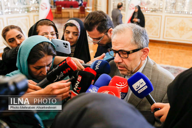 نشست وزیر امورخارجه با سفرا و روسای نمایندگی‌های خارجی و بین‌الملل�