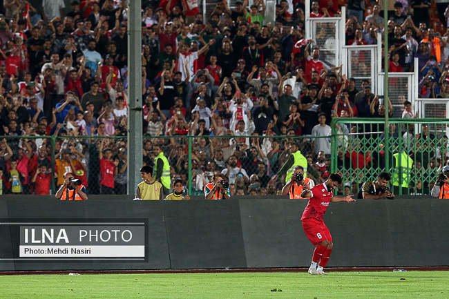 دیدار تیمهای فوتبال پرسپولیس تهران و ذوب آهن اصفهان