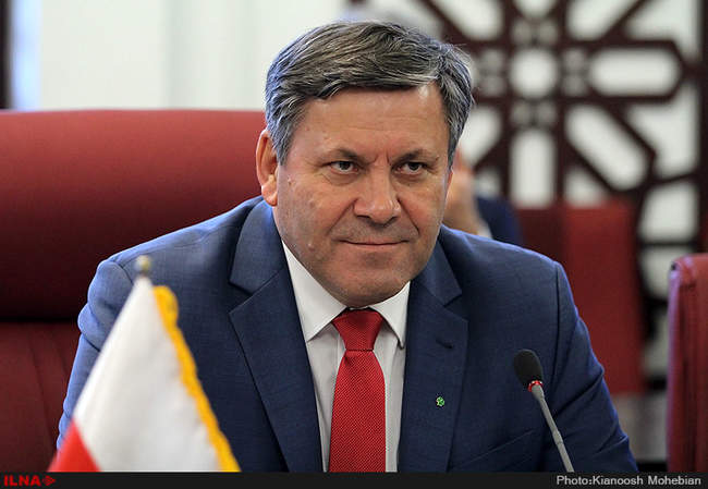 امضای تفاهمنامه همکاری میان وزرای اقتصاد ایران و لهستان