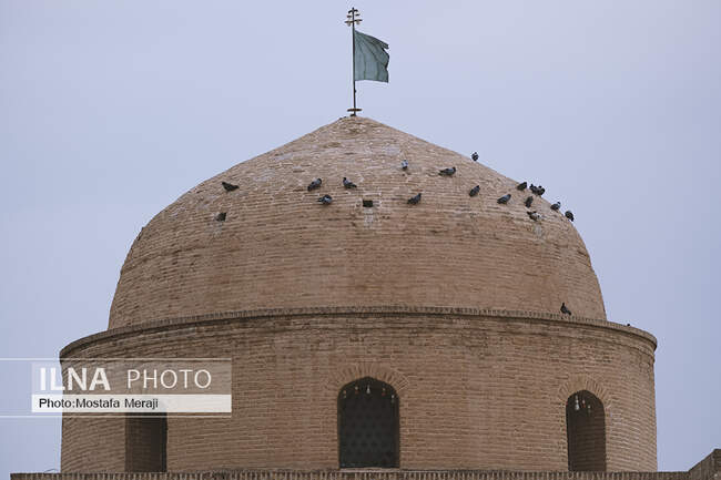 گنبد مسجد و مدرسه اقا بزرگ