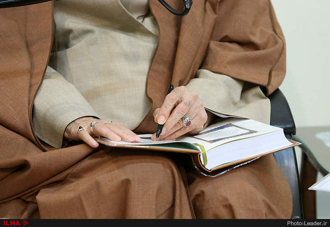 دیدار رهبر انقلاب با تعدادی از خانواده‌های معظم شهیدان