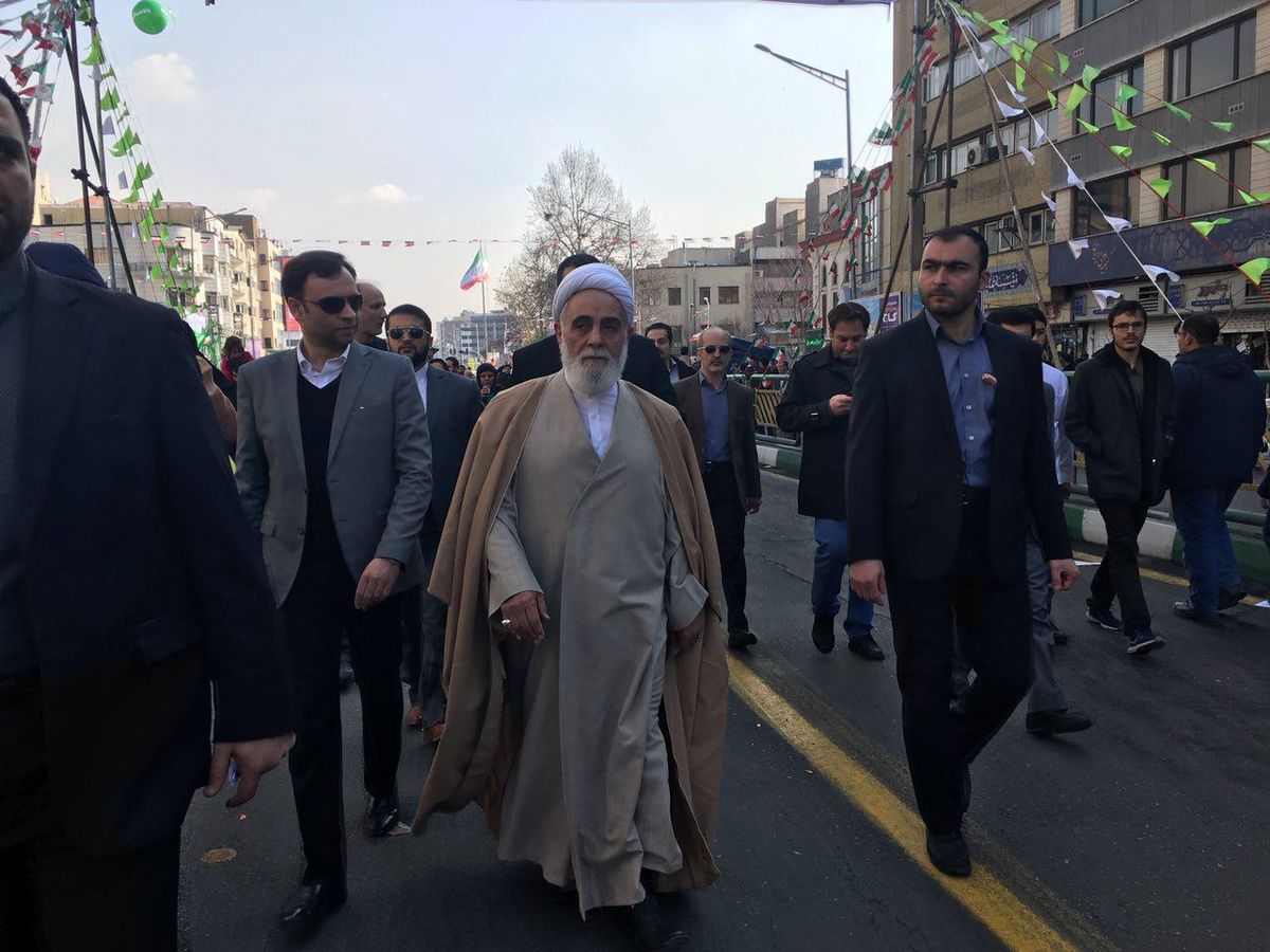 حجت‌الاسلام ناطق نوری به جمع راهپیمایان پیوست
