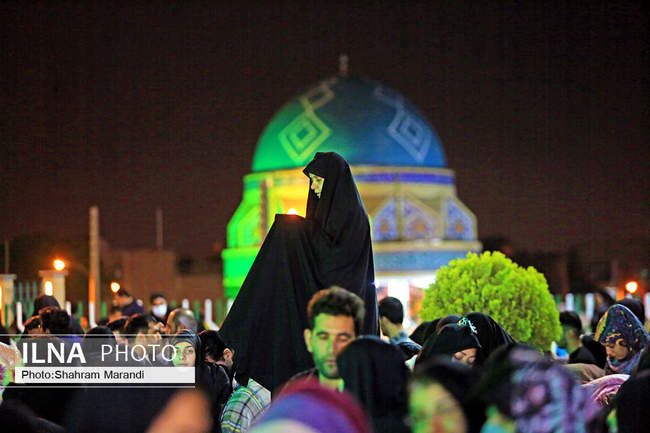احیای شب بیست و یکم ماه رمضان در گلستان شهدا‎ اصفهان
