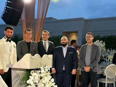 سرمربی و مالک باشگاه هال سیتی در مراسم ازدواج صیادمنش