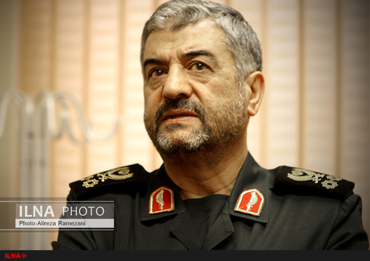 راه نفوذ دشمن را با قدرت مسدود می‌کنیم/ از جنگ استقبال نمی‌کنیم 