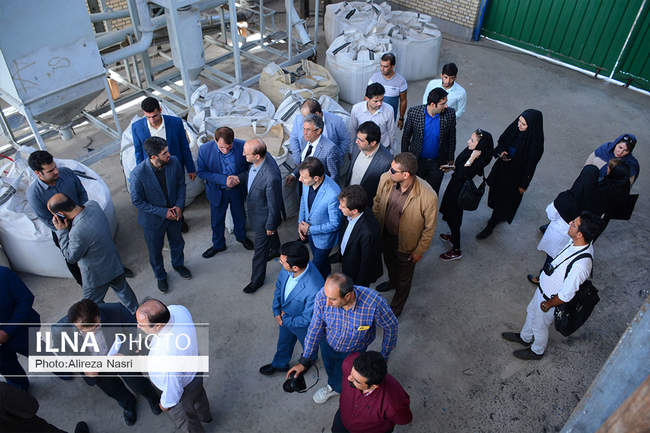 بازدید استاندار قزوین از 4 واحد صنعتی در تاکستان