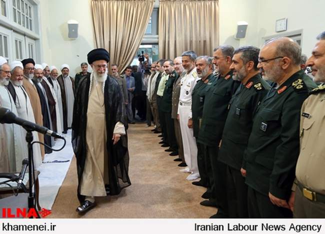دیدار جمعی از فرماندهان نظامی و انتظامی با فرمانده‌ی کل قوا