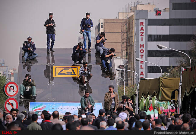 مراسم تشییع پیکر ۵۴ شهید دفاع مقدس ناجا از مقابل دانشگاه تهران