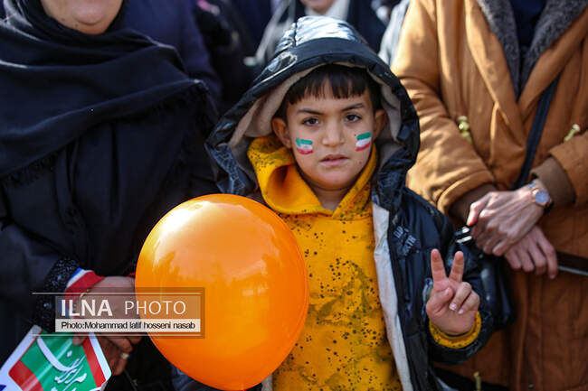 راهپیمایی یوم الله 22 بهمن در سنندج 