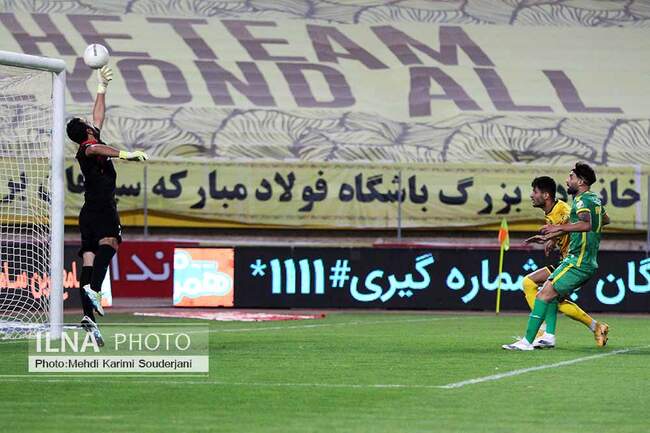 برد قاطع سپاهان برابر صنعت نفت آبادان 