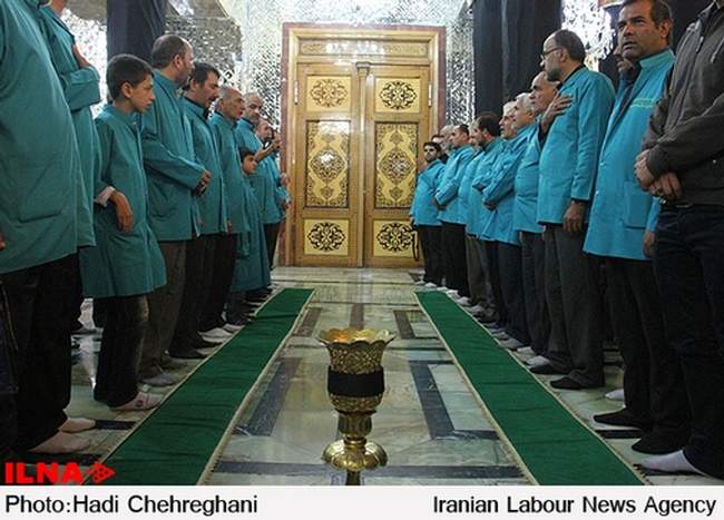 غبار روبی حرم مطهر حضرت فاطمه معصومه(س)