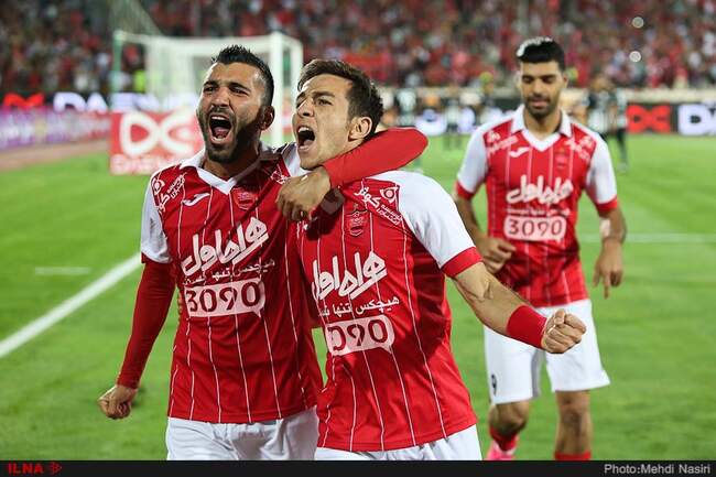 دیدار تیم های فوتبال پرسپولیس تهران و سیاه جامگان