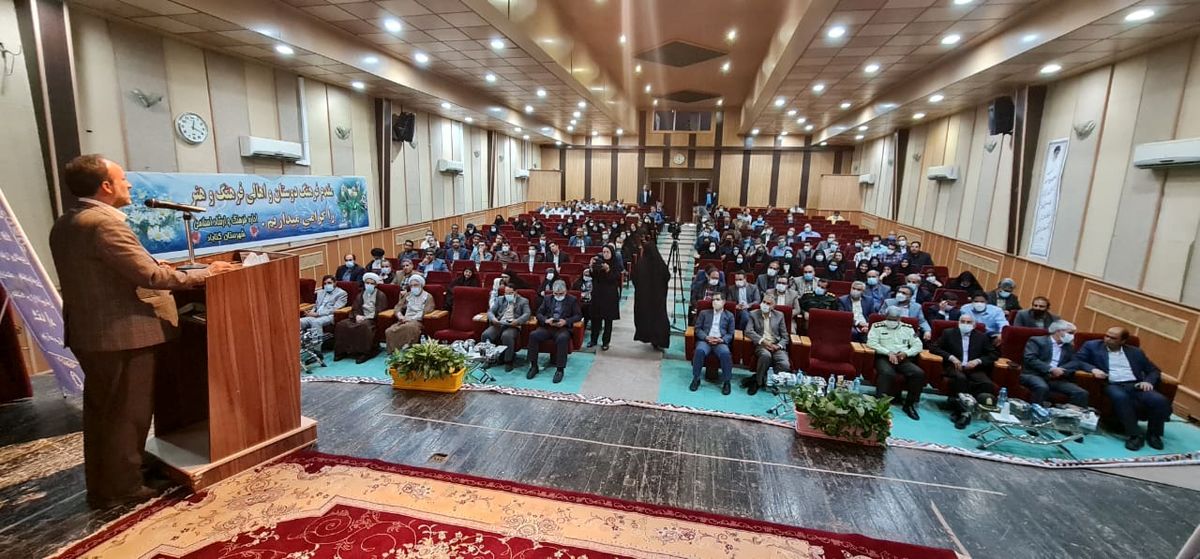 انقلاب اسلامی باعث شد روند توسعه از مرکز- پیرامون به پیرامون- مرکز تغییر یابد
