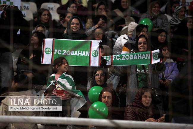 توقف تیم فوتبال تراکتور تبریز  برابر ذوب آهن اصفهان