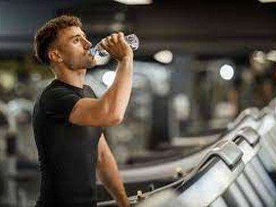 فواید نوشیدن آب در حین ورزش
