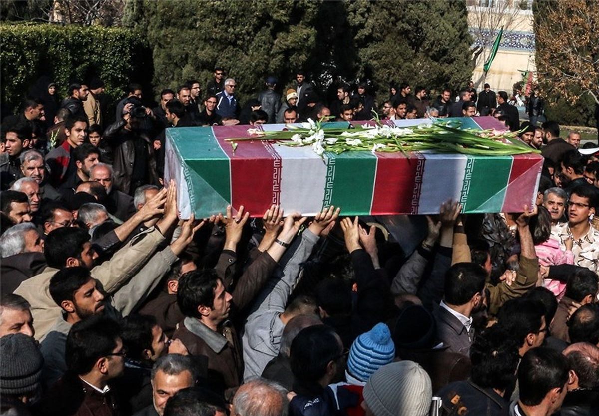تدفین پیکر ۲ شهید گمنام در واحد تهران جنوب دانشگاه آزاد