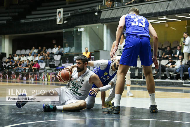 دیدار تیم های بسکتبال طبیعت اسلامشهر و پالایش نفت آبادان