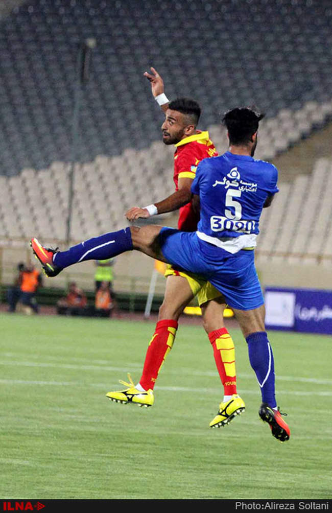 دیدار تیم های استقلال و نفت تهران