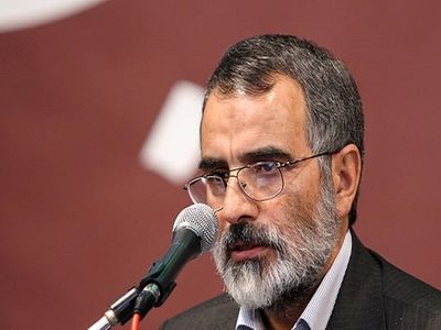 ملت ایران بر میثاق و عهدشان با امام (ره) و رهبر انقلاب پایبند هست