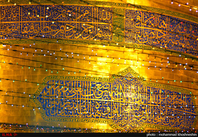 حرم مطهر رضوی در شب میلاد امام رضا (ع)