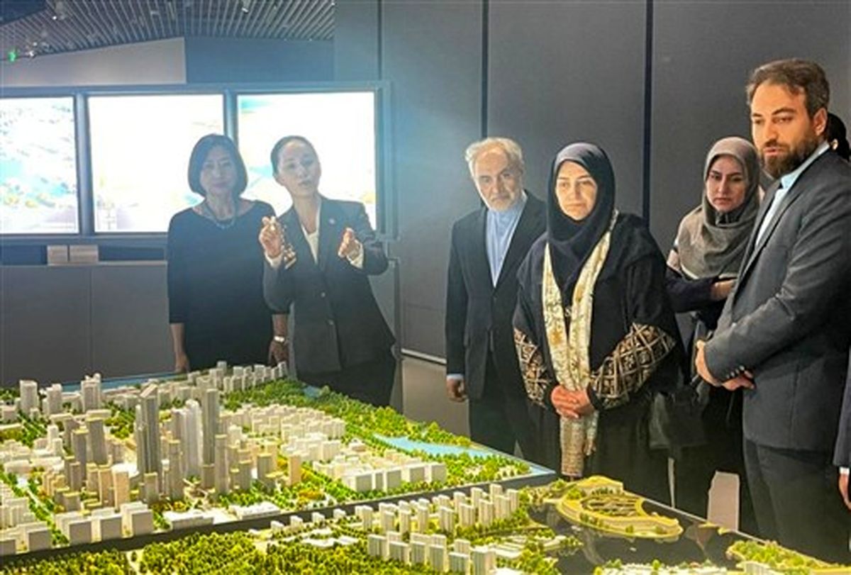 بازدید معاون رییس جمهور از نمایشگاه موزه توسعه پایدار شهری شانگهای