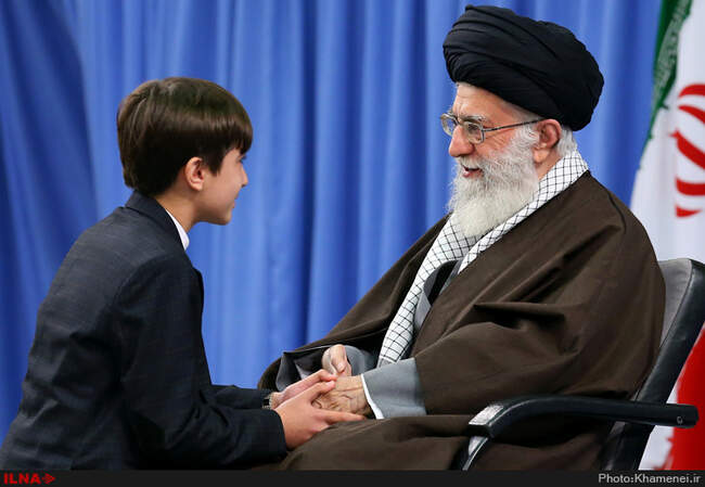 دیدار اعضای انجمن‌های اسلامی دانش‌آموزان با رهبر انقلاب 
