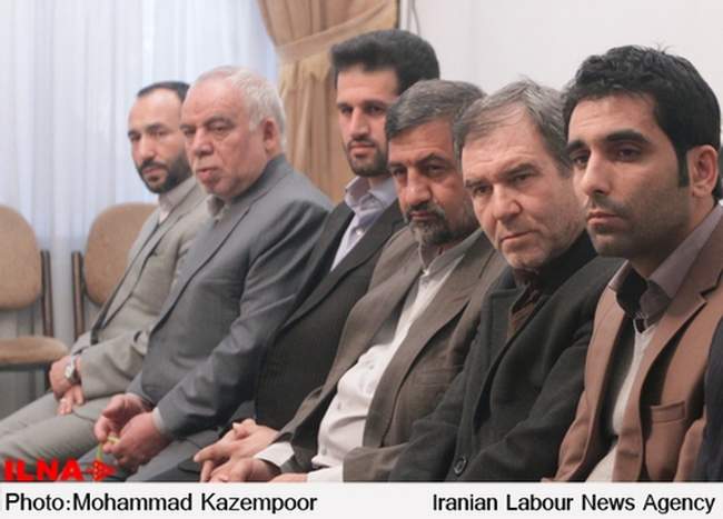 دیدار جمعی از هواداران جمعیت فدائیان اسلام با آیت الله هاشمی