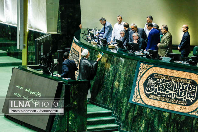 نشست علنی یکشنبه پنج مرداد مجلس شورای اسلامی 
