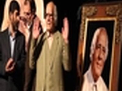 رونمایی از کتاب و تندیس در کنگره ملی نکوداشت استاد نظمی