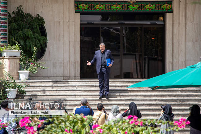 حاشیه جلسه هیئت دولت - ۲۸ تیر