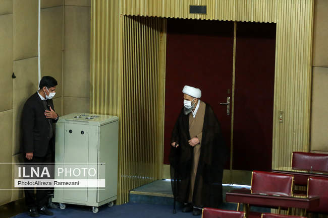 هشتمین اجلاس رسمی پنجمین دوره مجلس خبرگان رهبری 