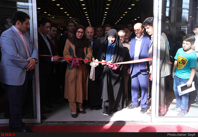 افتتاح نخستین نمایشگاه پوشاک مدارس
