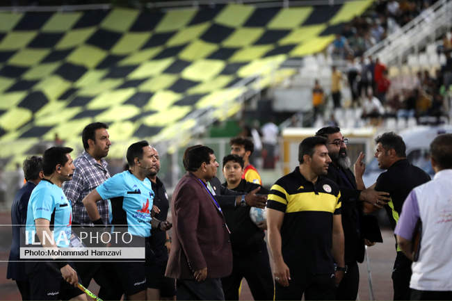 دیدار تیم های فوتبال فجرشهیدسپاسی شیراز وپارس جنوبی جم