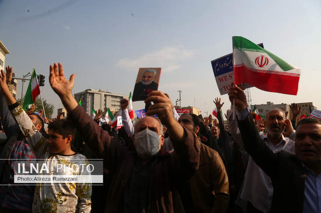 راهپیمایی مردم تهران در محکومیت حمله تروریستی به حرم مطهر احمدبن موس