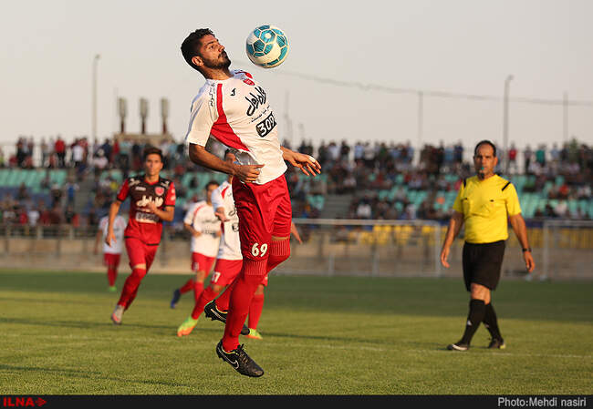 دیدار دوستانه تیم‌های فوتبال بزرگسالان پرسپولیس و تیم امید این باشگاه