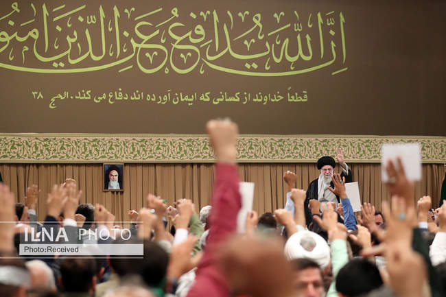 دیدار پیشکسوتان و فعالان دفاع مقدس و مقاومت با حضرت آیت‌الله خامنه‌
