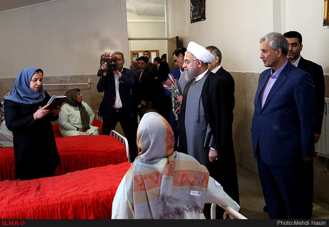 دیدار رئیس جمهور از خانه سالمندان و معلولین مجتمع قدس