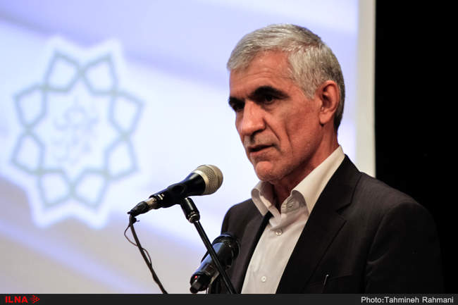 امضای قرارداد طرح توسعه حمل‌ و نقل ریلی درون شهری 