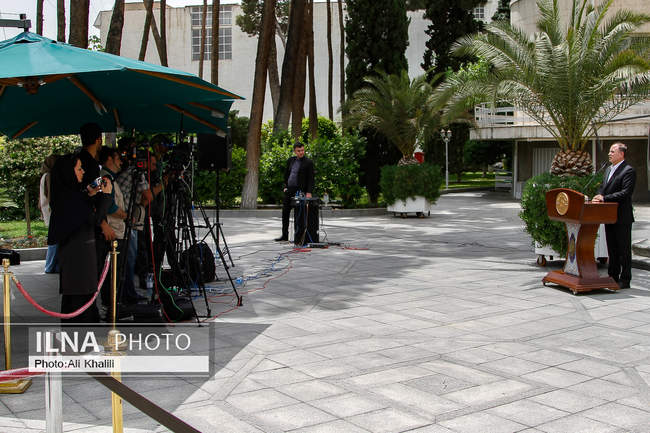 حاشیه جلسه هیات دولت - ۲۴ اردیبهشت