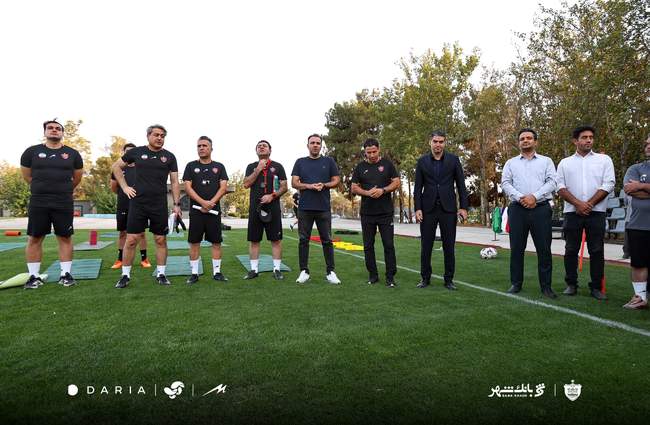 گزارش تصویری از مراسم معارفه مهدی تارتار و کادر فنی جدید پرسپولیس