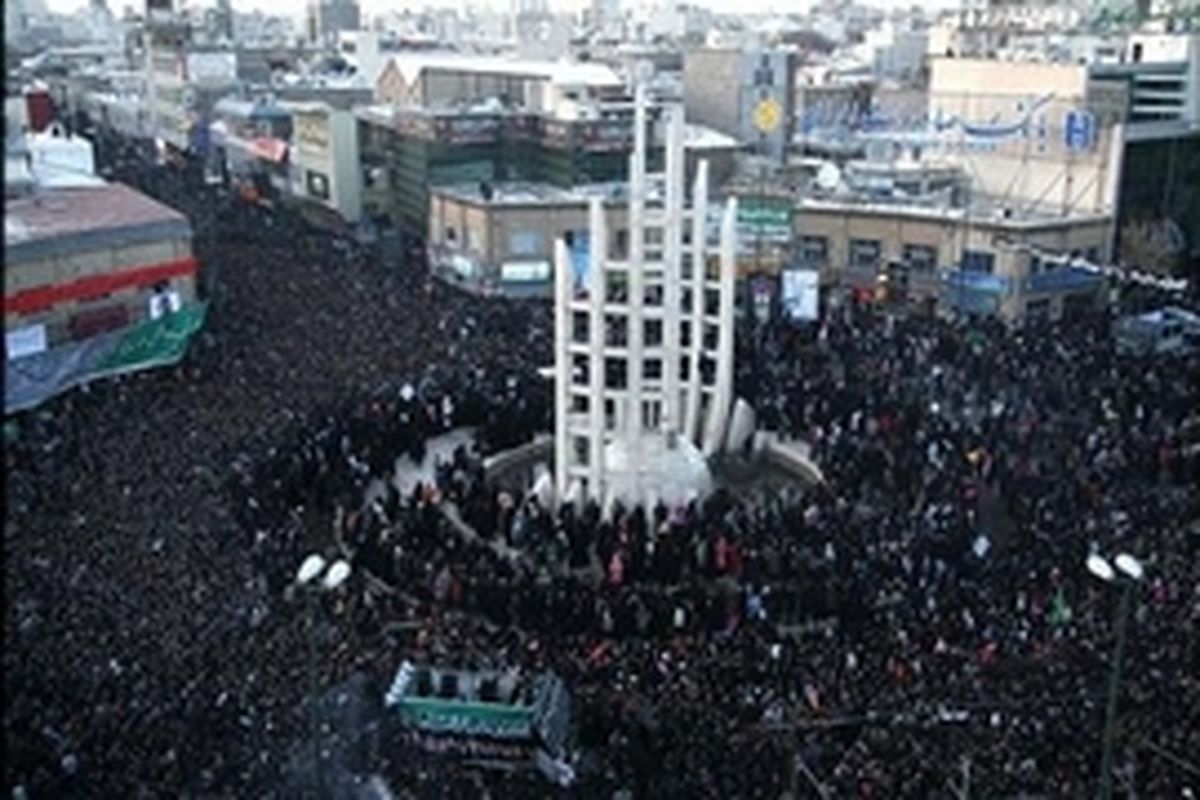 بیش از ۳۰۰۰ خادم افتخاری سوگواران حسینیه اعظم زنجان را میزبانی می‌کنند