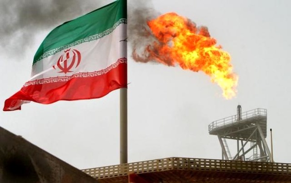 Iran inks $460 million oil deal, anticipating an end to sanctions