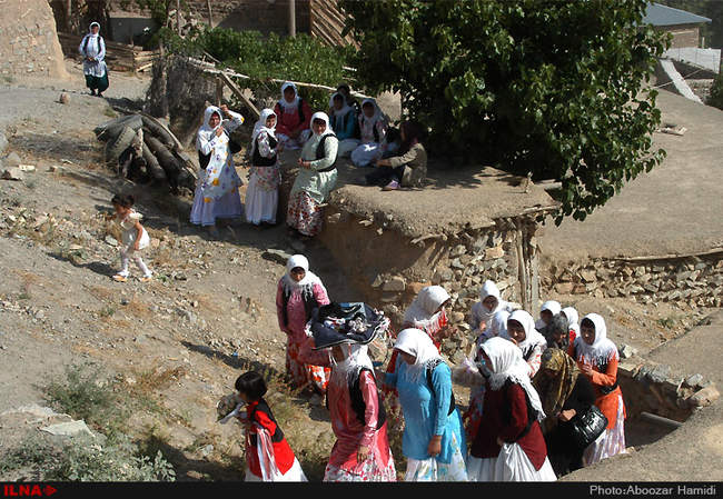 مراسم سنتی عروسی در روستای انبوه عمارلوی رودبار گیلان