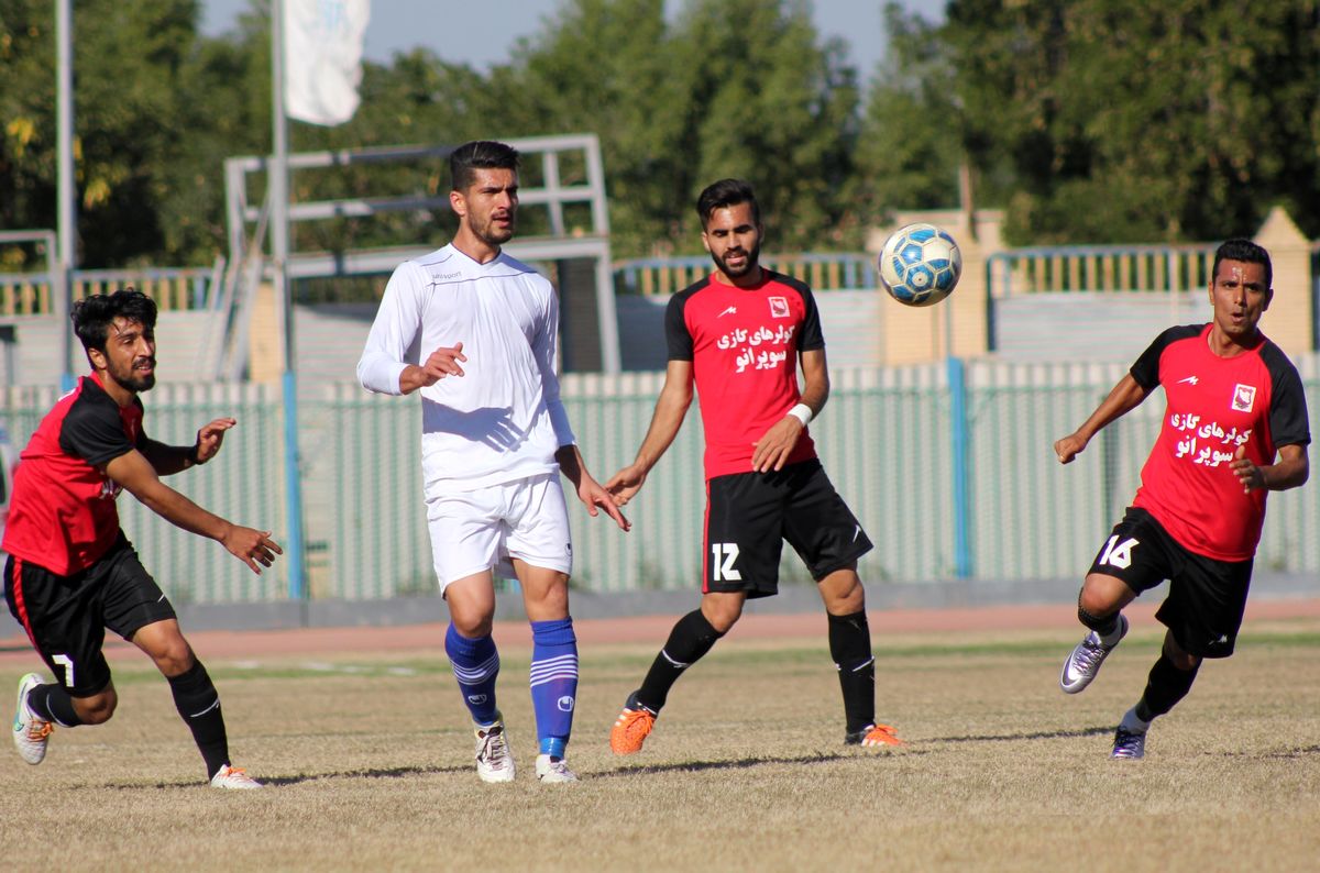 سرمربی ایرانجوان استعفا داد