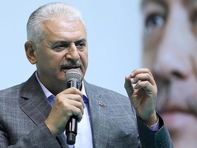 مقامات اقلیم کردستان با آتش بازی کردند/ همراه با ایران و عراق به صورت هماهنگ عمل می‌کنیم